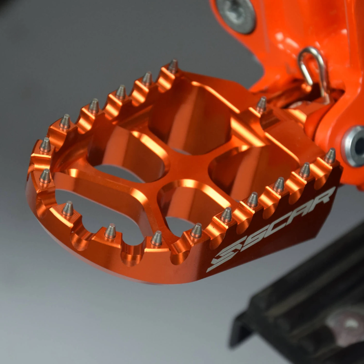 Scar Racing Evo Orange 57mm Wide Footpegs Fits KTM 3 Scar Racing Evo Orange 57mm Wide Footpegs Fits KTM - Image 3